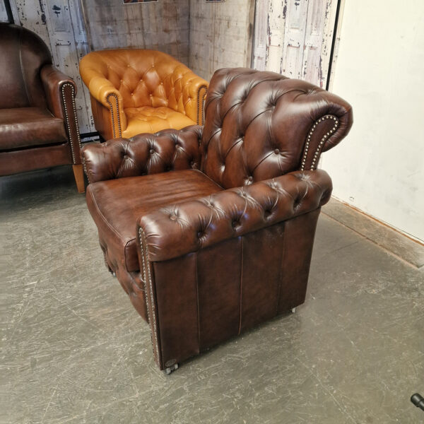 Scott Classic Chesterfield Eetkamerstoel – Antiek Bruin, Leer
