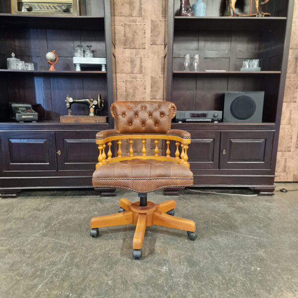 Chesterfield Captain bureaustoel- Vintage bruin