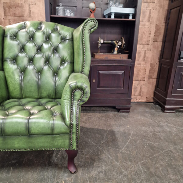 King Fauteuil - Antiek limoen groen met knopenzit