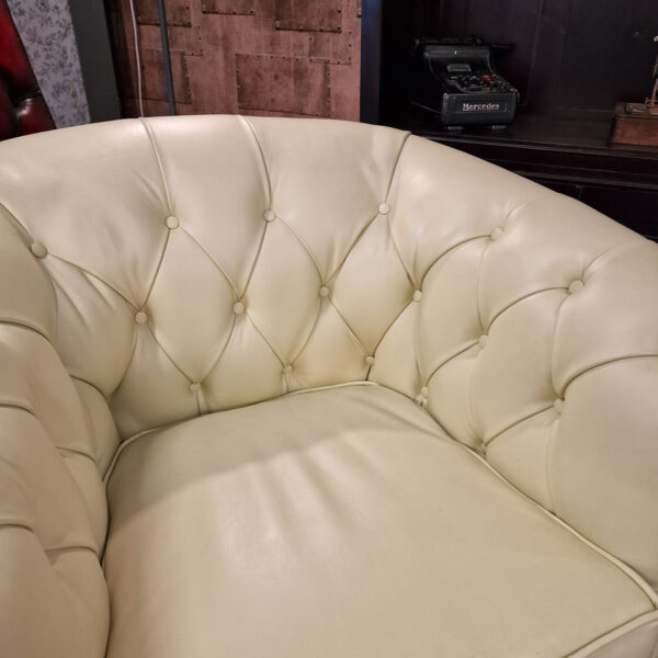 Chesterfield Club chair special - Ivoor