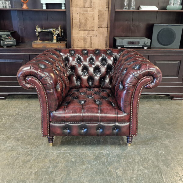 Chesterfield Medburn fauteuil - Antiek rood met knopenzit