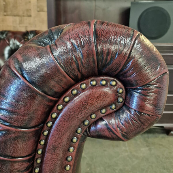 Chesterfield Medburn fauteuil - Antiek rood met knopenzit