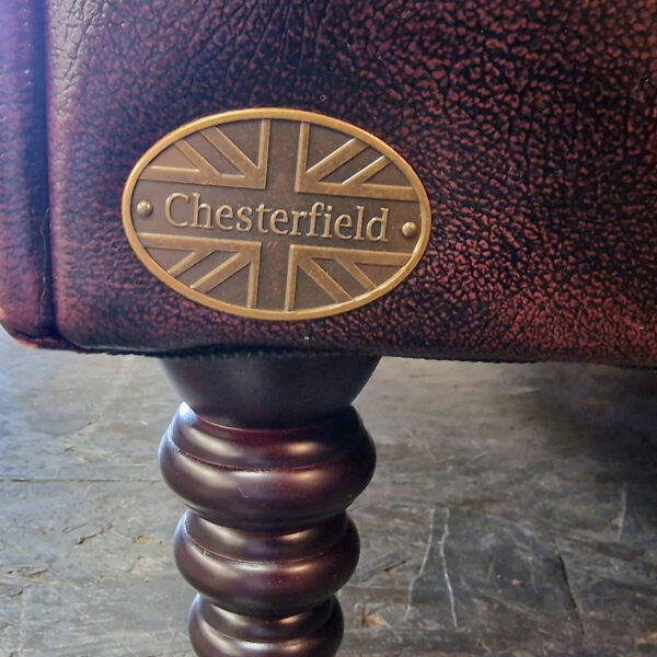 Chesterfield Medburn fauteuil - Antiek rood met knopenzit