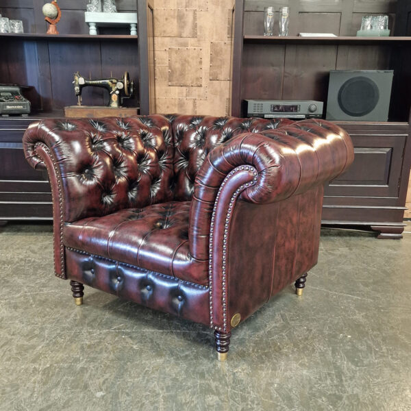 Chesterfield Medburn fauteuil - Antiek rood met knopenzit