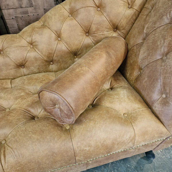 Chesterfield Daybed - Suede