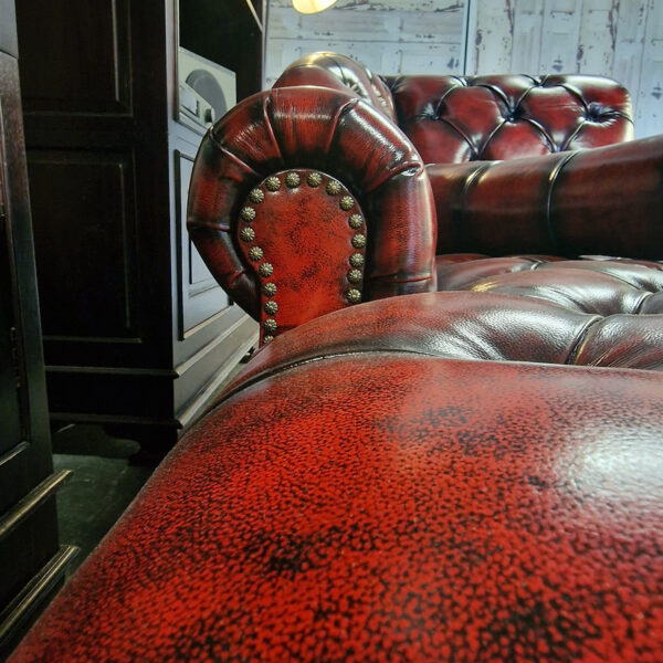 Chesterfield Daybed - Antiek Rood speciale nagels