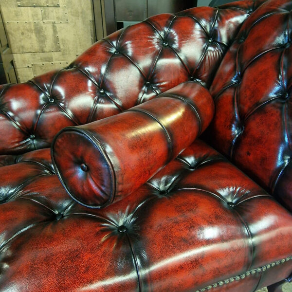 Chesterfield Daybed - Antiek Rood speciale nagels
