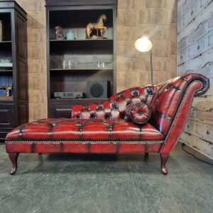 Chesterfield Daybed - Antiek Rood speciale nagels