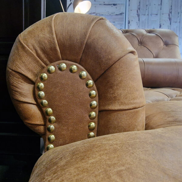 Chesterfield Daybed - Suede
