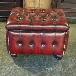 Chesterfield Boxstool - Antiek Rood